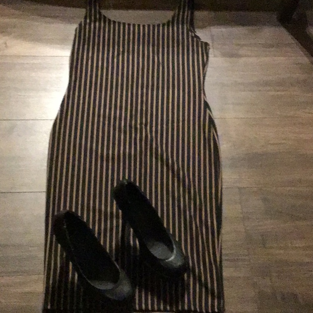 Women’s dress and shoes- size 8